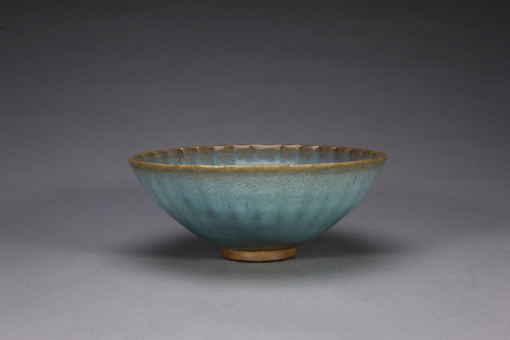 图片[1]-Jun Kiln Sky Blue Glaze Purple Red Spot Chrysanthemum Petal Bowl-China Archive